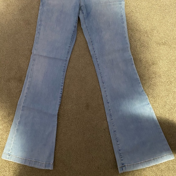 FOREVER 21 High Waisted Bellbottom Jeans - Picture 2 of 5